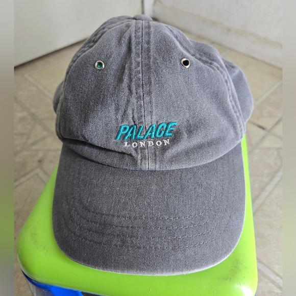 Palace London P-Clip 6-Panel Gray Hat Adjustable Snapback - Picture 1 of 9
